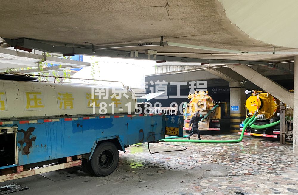 273嘉定商场地下室污水清理